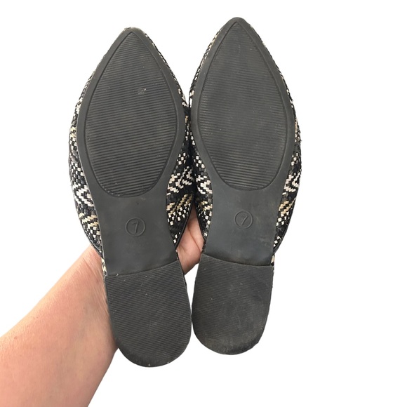 Universal Thread Goods Co Black White Slide Aztec Flats Pointed Toe Size 7 - Picture 10 of 12